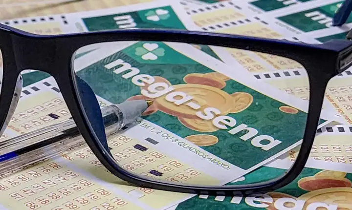Mega-Sena acumulada sorteia prêmio estimado em  R$ 105 milhões
